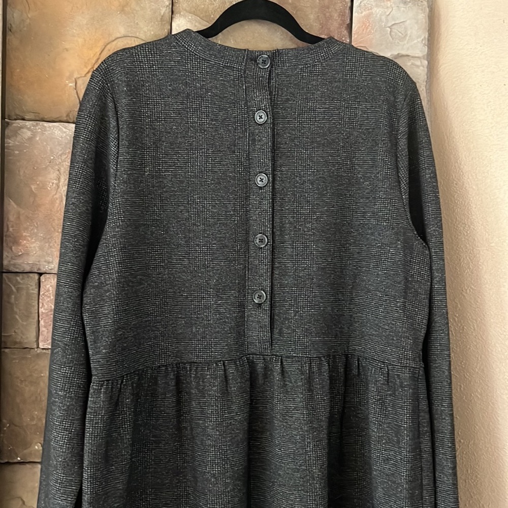 Loft Dress - Picture 3 of 7